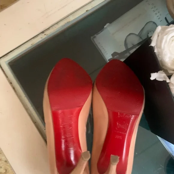 Christian Louboutin Nude Pumps - Picture 3 of 10